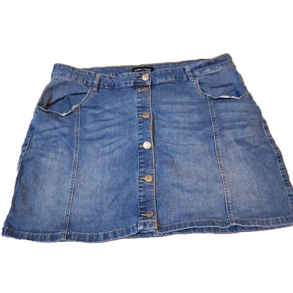 Almost Famous Womens Blue Button Denim Jean Skirt Size 20